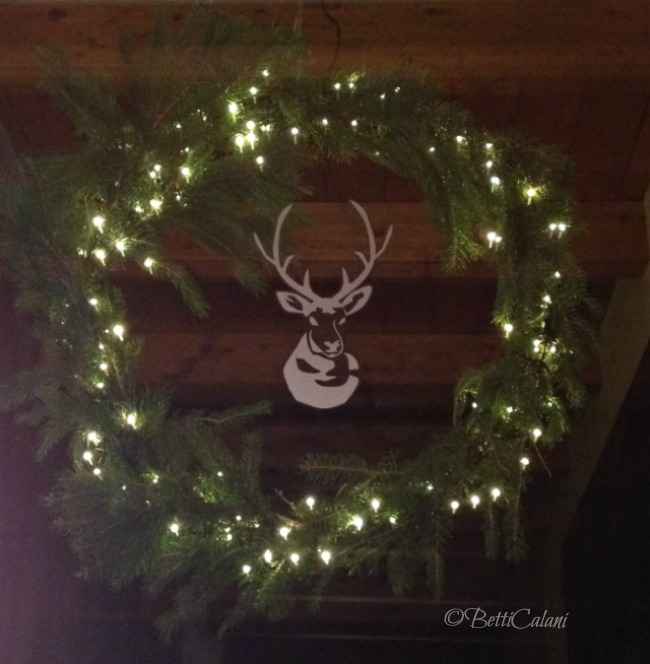 corona_IKEA_luminosa_con cervo (2)