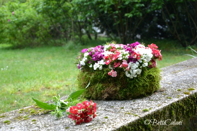 20150417_centrotavola_di_muschio_e_Dianthus (3)_