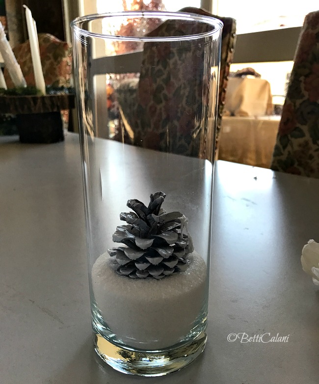 20161209_vaso_con_sfera_verde_e_nastri_pendenti-12